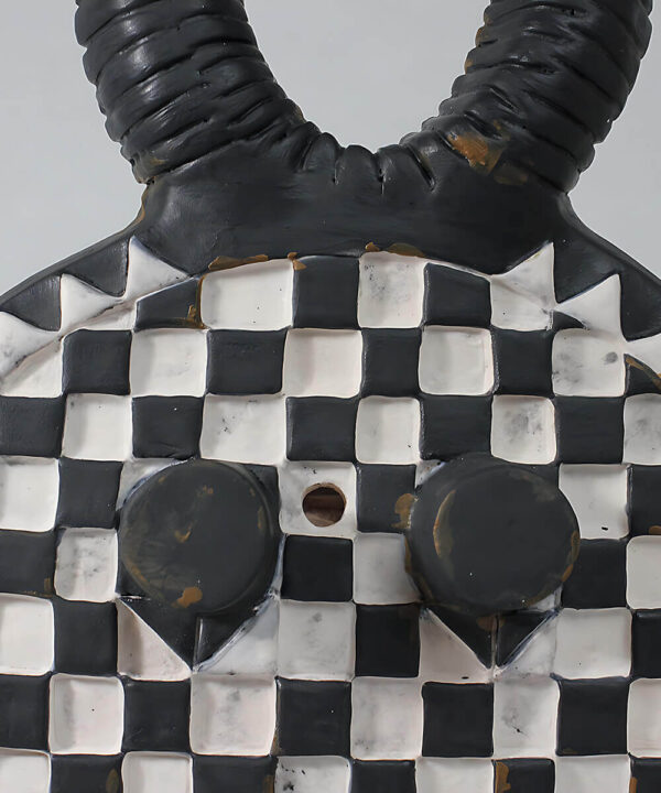 Monochrome Totem - Image 2